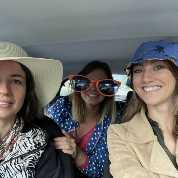 En voiture Simone !