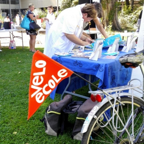 Sensibilisation sécurité à vélo avec Vélocité au groupe hospitalier Pellegrin