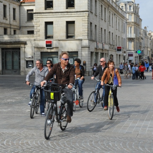 Arrivée des agents CAN Place de la Brèche - B. Derbord