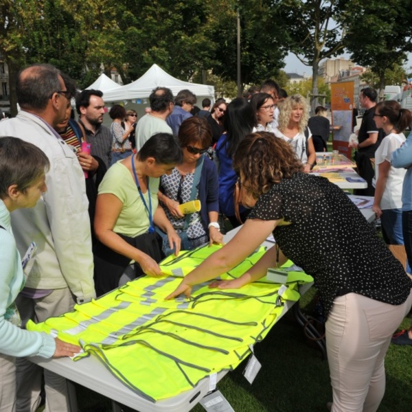 Des équipements de sécurité distribués aux participants - B. Derbord