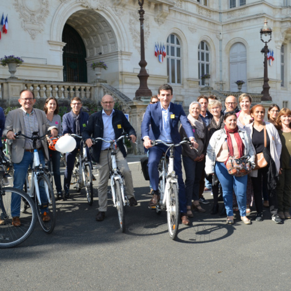Départ, Jérome BALOGE, Maire de Niort en tête (crédit photo Peter Mauduit)