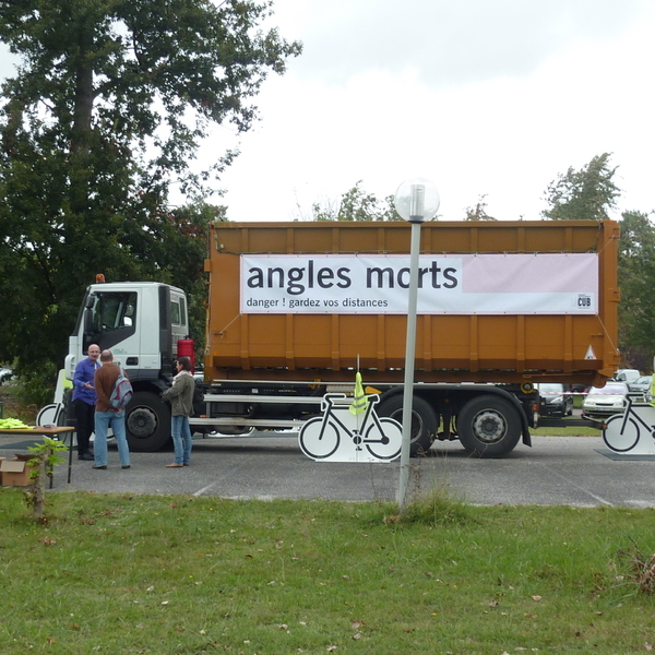 Village de la mobilité à Haut-Lévêque - Atelier angles morts / CUB