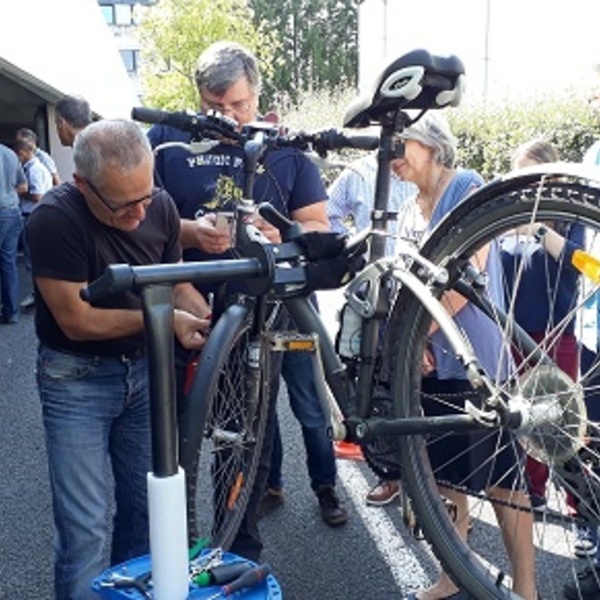 2018 : Atelier réparation vélos et convivialité pendant le Challenge