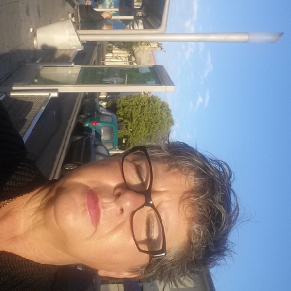 Bronzer en attendant le tram