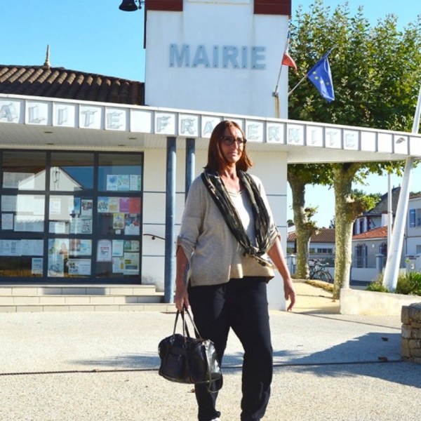 Sandrine à pied