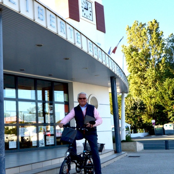 Patrick JOUIN, Maire - à vélo