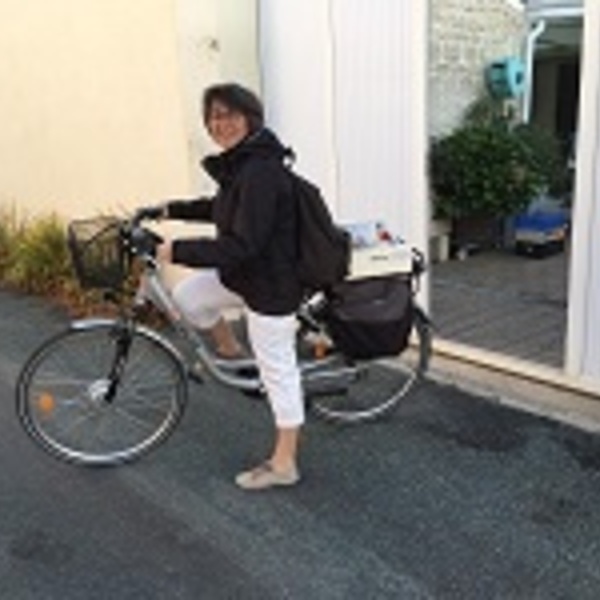 Ce matin, trajet à vélo avec livraison de tomates pour les collègues ! Merci Lolo !!! ☺