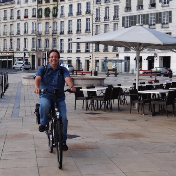Bus ou vélo ? Aujourd'hui, c'est vélo ...